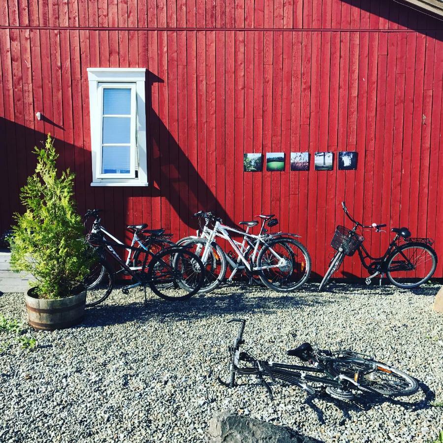 Saga, Et Unikt, Sjarmerende Badehotell Med Fa Rom, Sauna Og Badebrygge - Inderoy Straumen  Zewnętrze zdjęcie